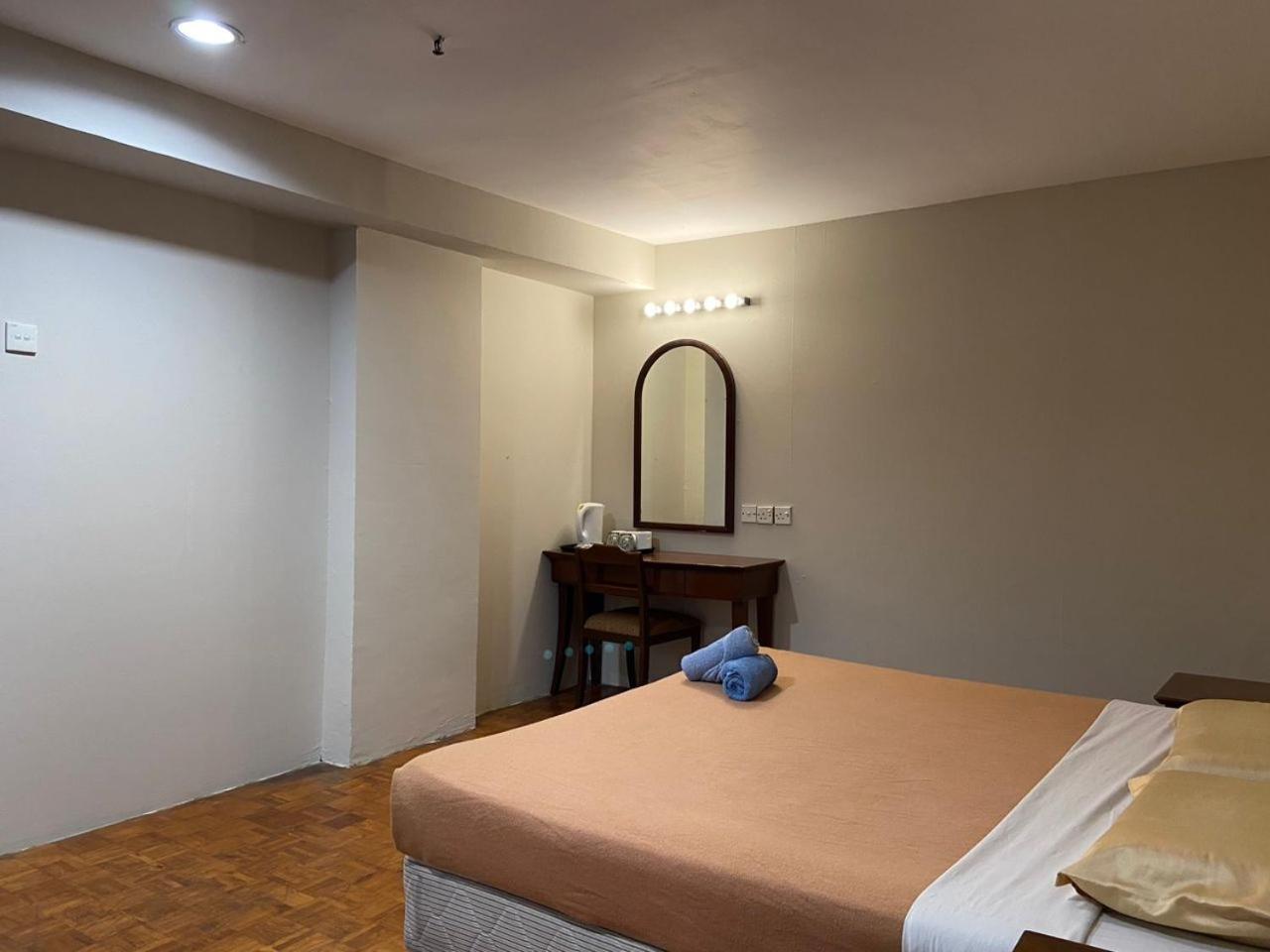 The Little Star Studio Hotel- Star Regency Бринчанг Екстериор снимка