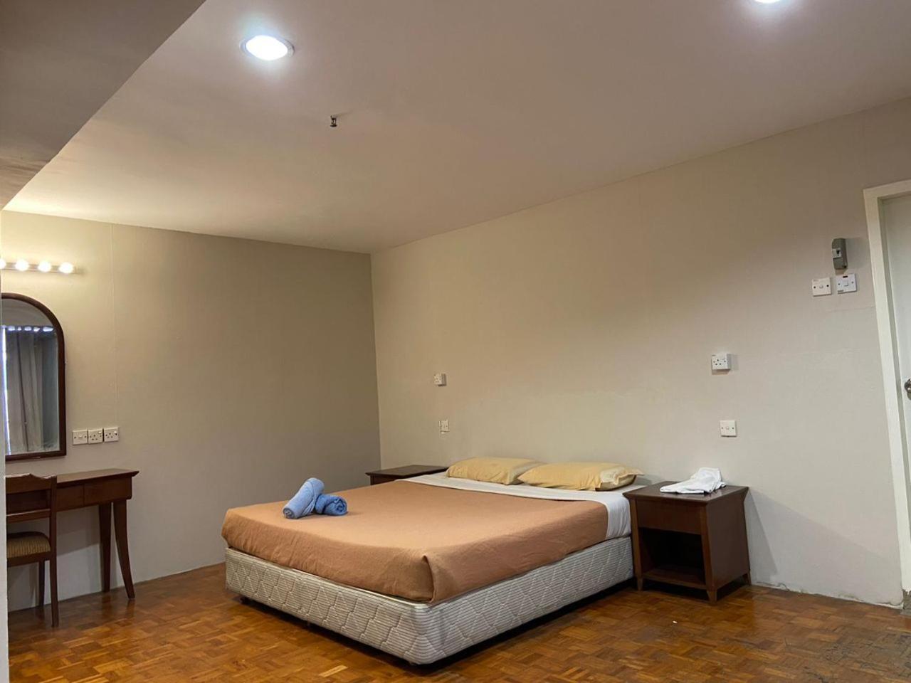 The Little Star Studio Hotel- Star Regency Бринчанг Екстериор снимка