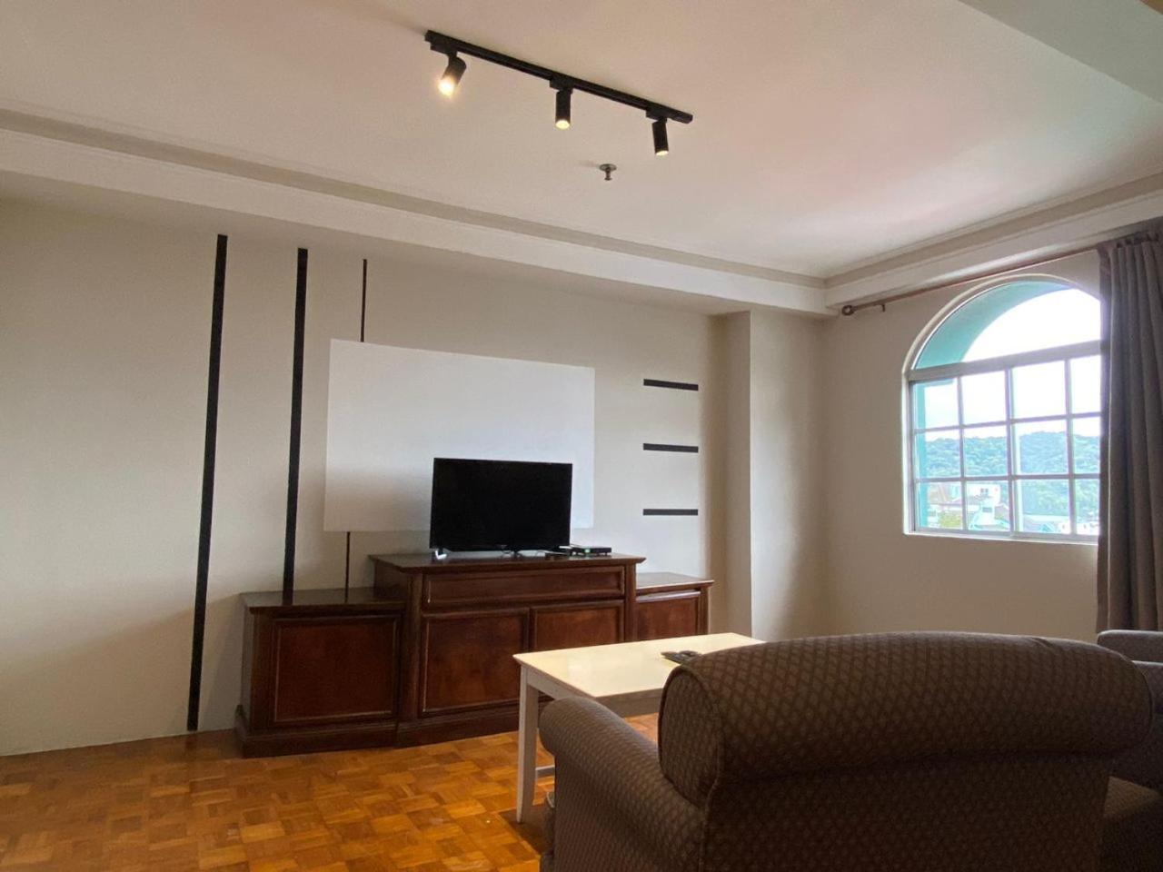 The Little Star Studio Hotel- Star Regency Бринчанг Екстериор снимка